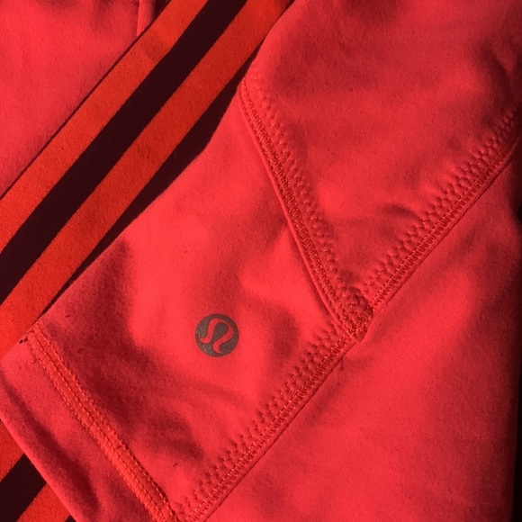 Lululemon jacket fit sizes s-m good fluorescent color for running/pedestrians - Picture 2 of 3